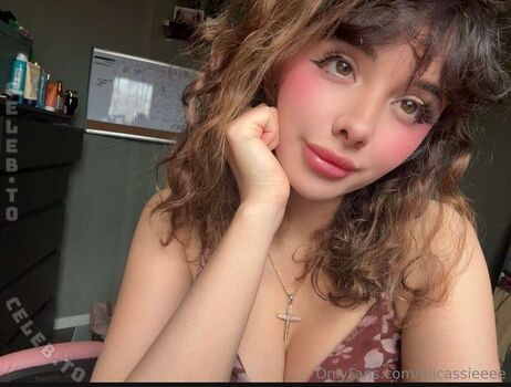 Full leaked Hiicassieeee private onlyfans photo