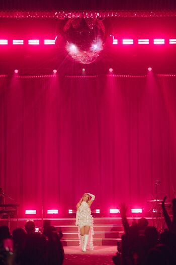 Full leaked Hilary duff page private onlyfans photo