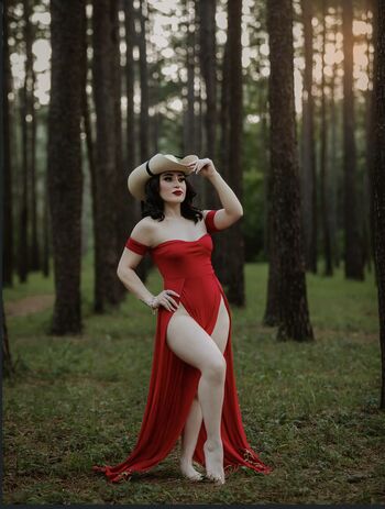 Hillary La Calentana