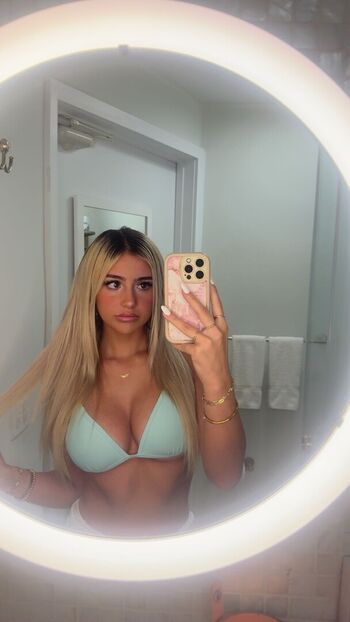 Full leaked Hippicam private onlyfans photo