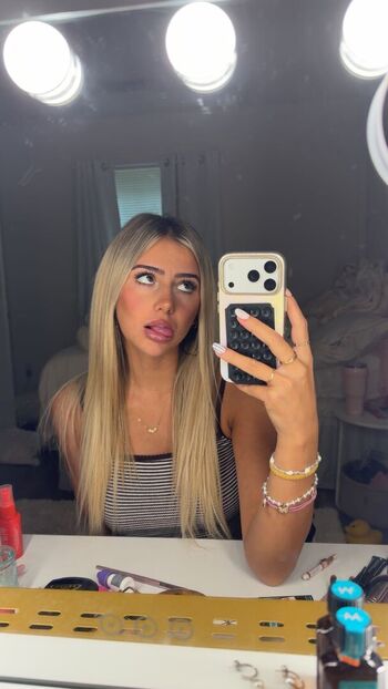 Full leaked Hippicam private onlyfans photo