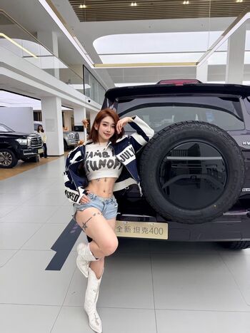 Hitomi Songyuxin
