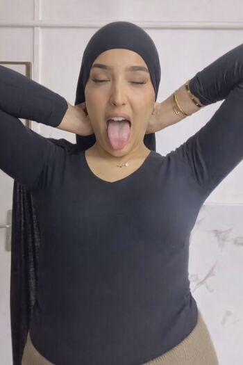 Full leaked Hnynnaa private onlyfans photo