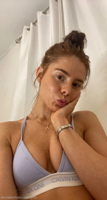 Full leaked Hollieholls page private onlyfans photo