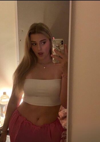 Full leaked Holly mckenzie private onlyfans photo