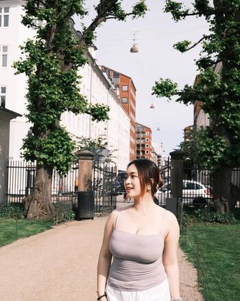 Full leaked Holly shu page private onlyfans photo