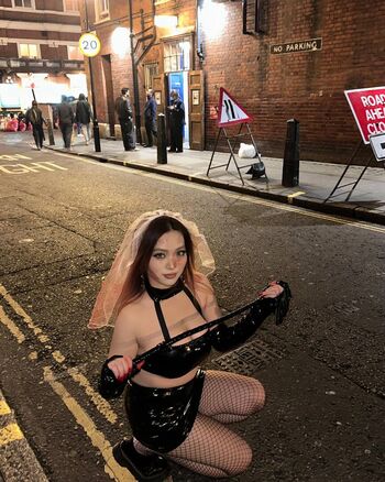 Full leaked Holly shu page private onlyfans photo