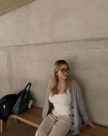 Full leaked Holly shu private onlyfans photo