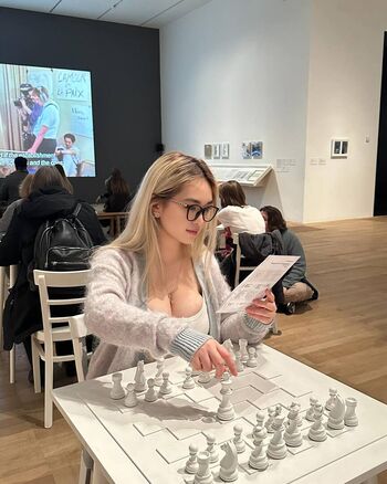 Full leaked Holly shu private onlyfans photo