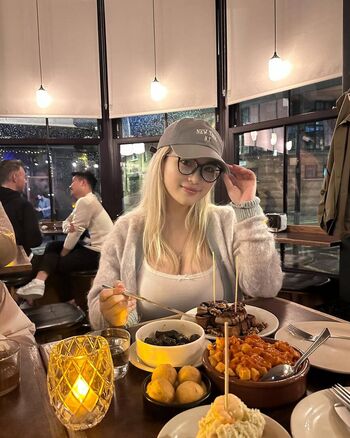 Full leaked Holly shu private onlyfans photo