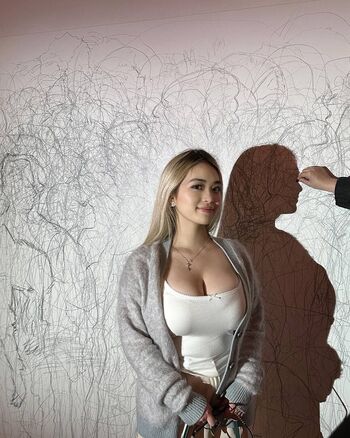 Full leaked Holly shu private onlyfans photo