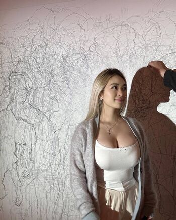 Full leaked Holly shu private onlyfans photo