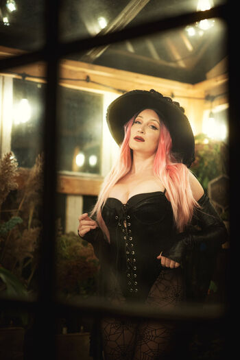 Holly Wolf