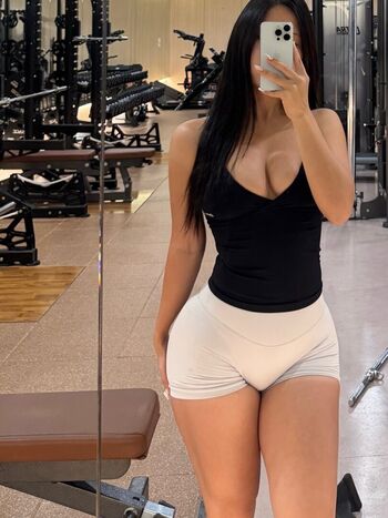 Full leaked Hollyfitss private onlyfans photo