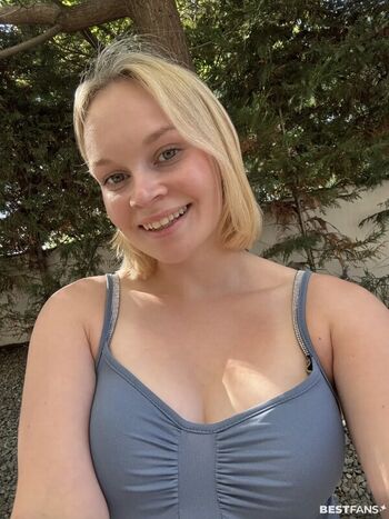 Full leaked Hollylolly private onlyfans photo