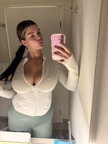 Full leaked Holybribriii private onlyfans photo