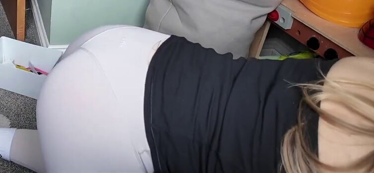 Full leaked Homemaking private onlyfans photo