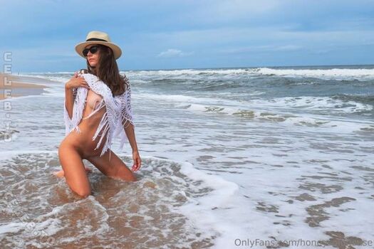 Full leaked Honey page private onlyfans photo