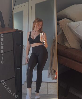 Full leaked Honeybearwaifu private onlyfans photo