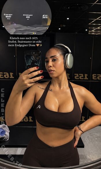 Full leaked Honeyda private onlyfans photo