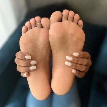 Full leaked Honeyfeet private onlyfans photo