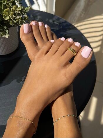 Full leaked Honeyfeet private onlyfans photo