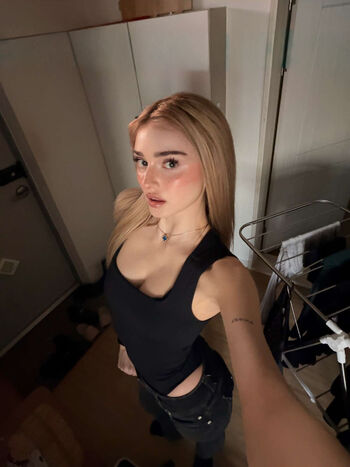 Full leaked Honeypuu  page private onlyfans photo