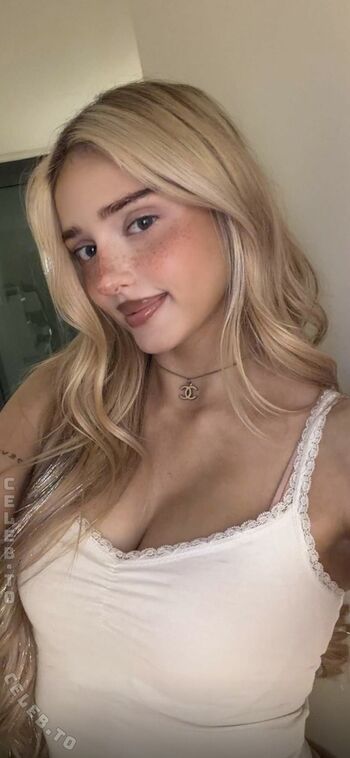 Full leaked Honeypuu private onlyfans photo