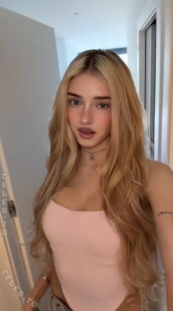 Full leaked Honeypuu private onlyfans photo