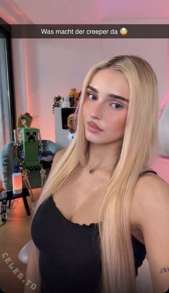Full leaked Honeypuu page private onlyfans photo