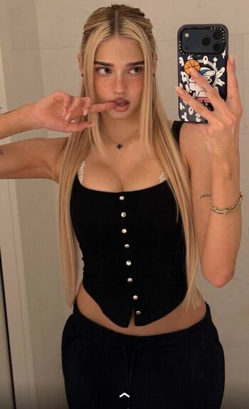 Full leaked Honeypuu page private onlyfans photo