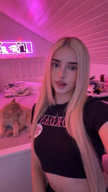 Full leaked Honeypuu page private onlyfans photo