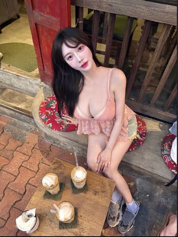 Full leaked Honeyvivi page private onlyfans photo
