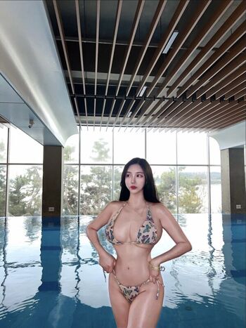 Full leaked Honeyvivi private onlyfans photo