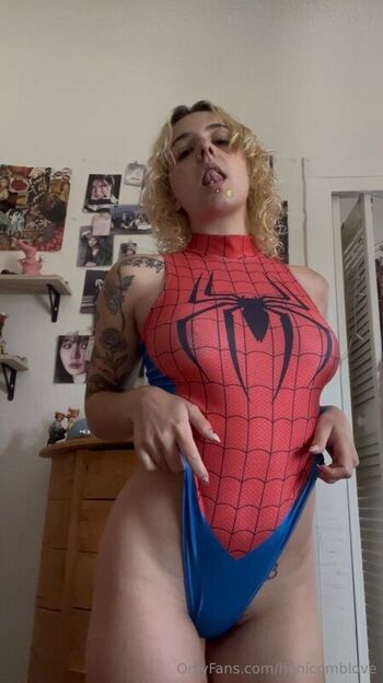 Full leaked Honicomblove private onlyfans photo