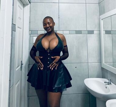 Full leaked Hood priincess page private onlyfans photo