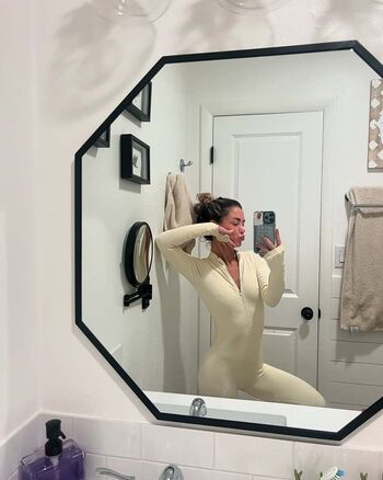 Full leaked Hopie schlenker page private onlyfans photo