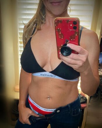 Full leaked Hotmommatease private onlyfans photo