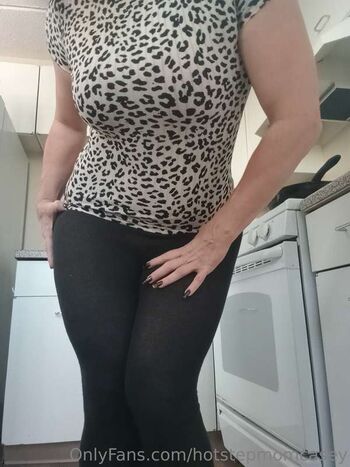 Full leaked Hotstepmomcasey private onlyfans photo