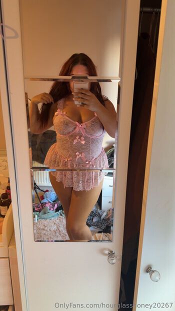 Full leaked Hourglasshoney private onlyfans photo