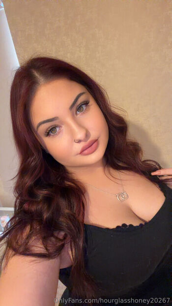 Full leaked Hourglasshoney private onlyfans photo