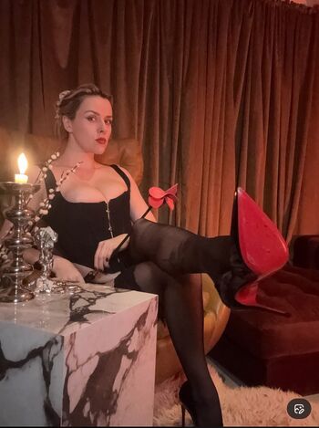 Full leaked Houseofvivienne private onlyfans photo