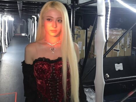 Huh Yunjin 허윤진