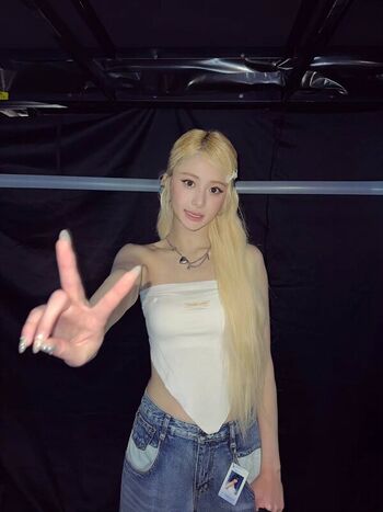 Full leaked Huh yunjin private onlyfans photo