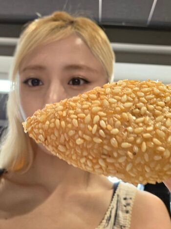 Full leaked Huh yunjin private onlyfans photo