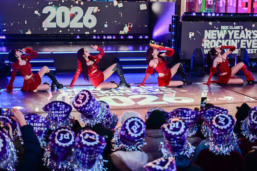 Full leaked Huh yunjin  page private onlyfans photo