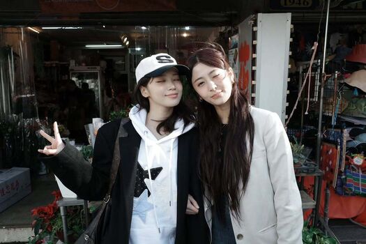 Huh Yunjin 허윤진