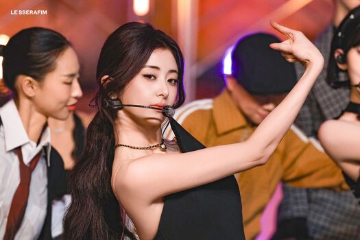 Huh Yunjin 허윤진