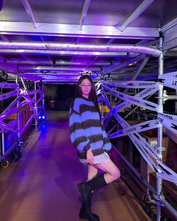 Full leaked Huh yunjin  page private onlyfans photo