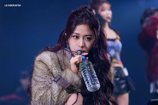 Huh Yunjin 허윤진